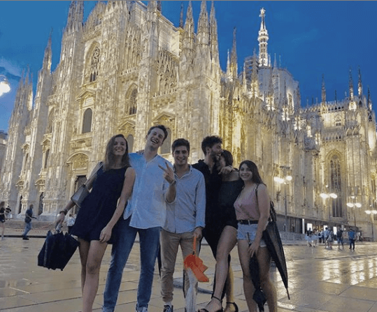 italians in milan at the duomo