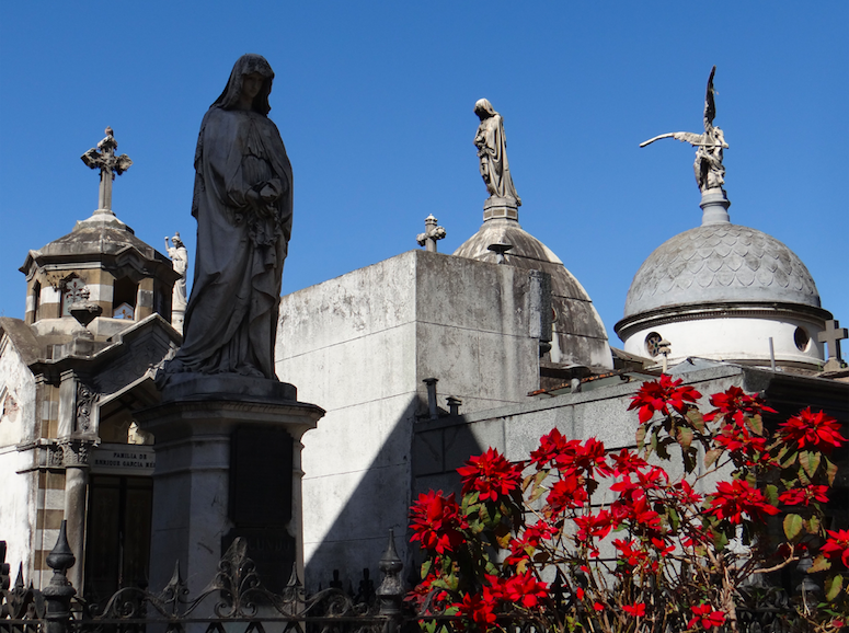 Recoleta cemetery, buenos aires city tour
